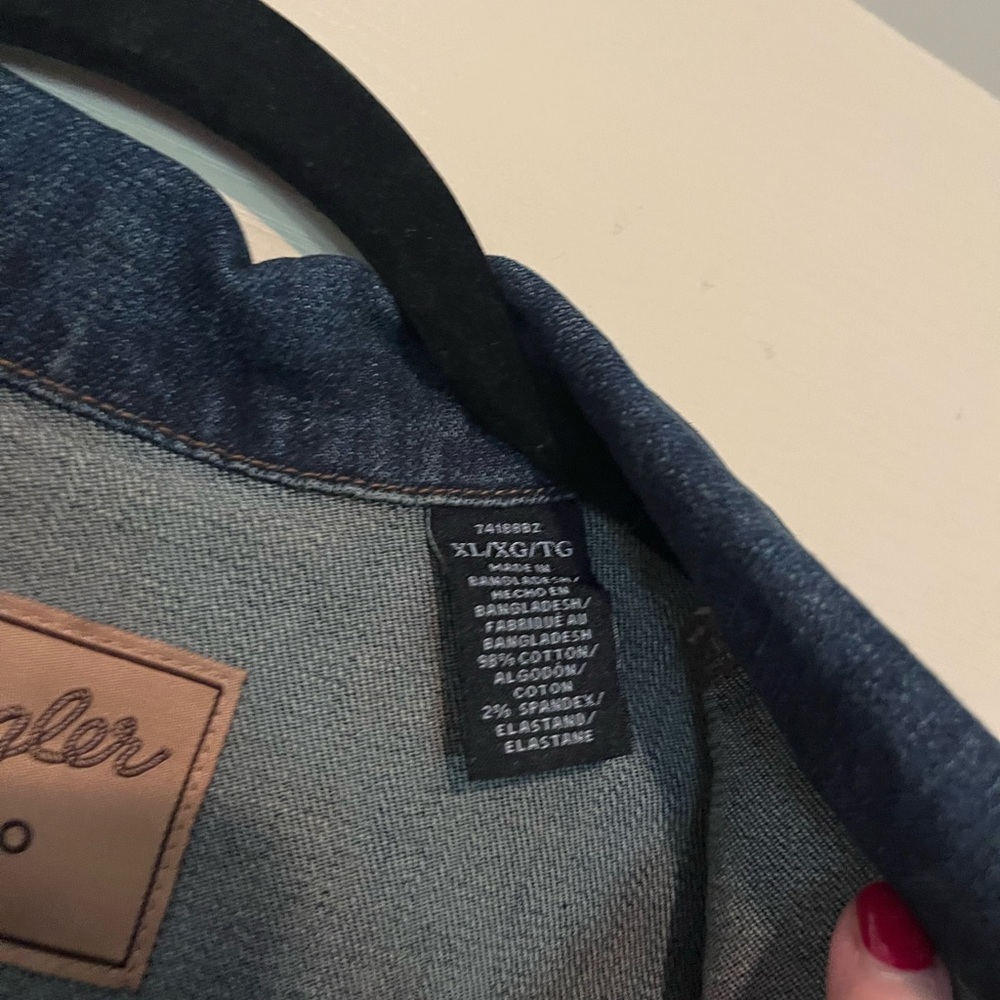Arkansas Razorbacks Wrangler Denim Jacket - Picture 5 of 8